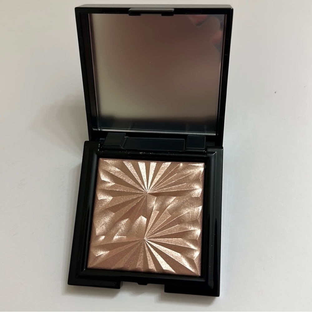 Highlighter makeup